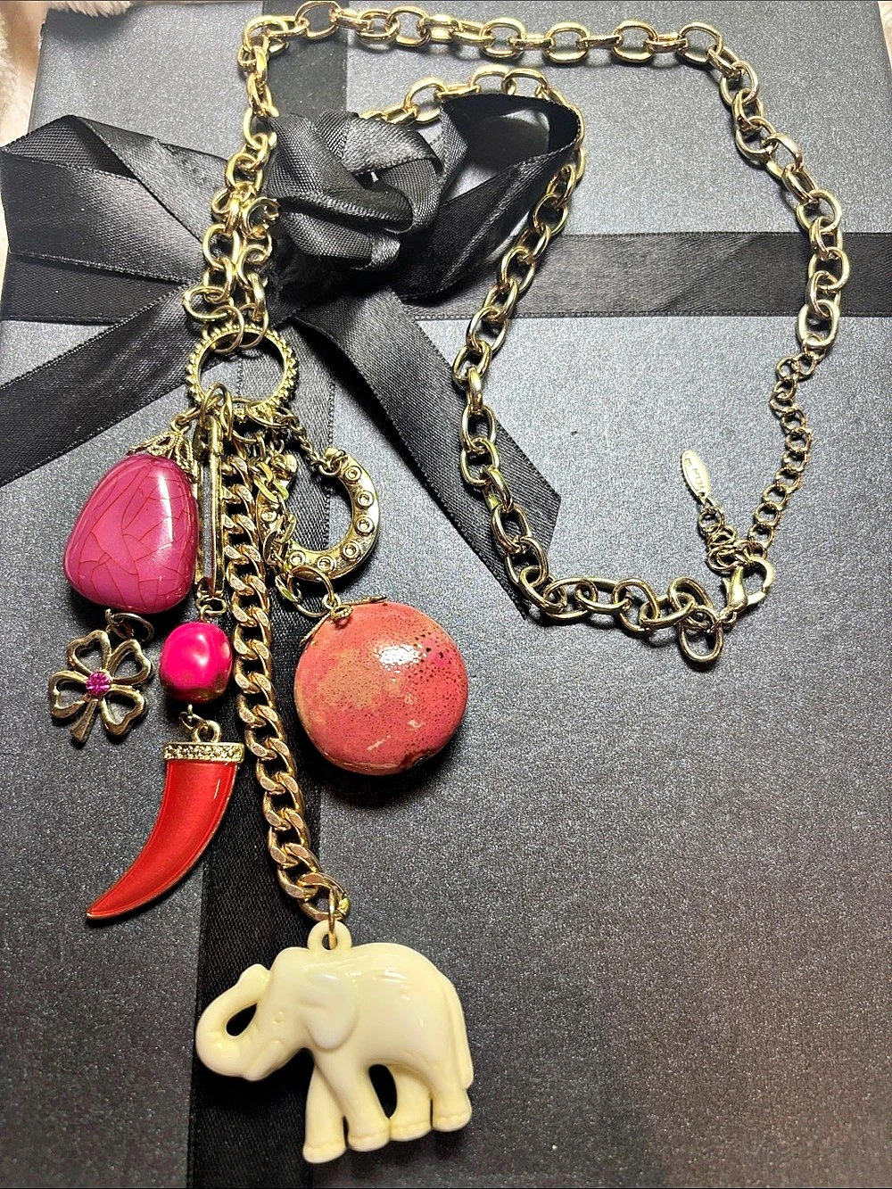 Vintage VCLM multi-charm statement necklace EUC